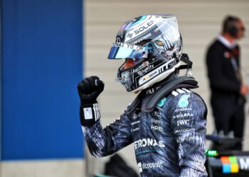 Antonelli beats Russell to Japanese GP pole