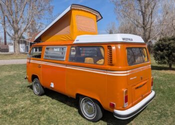 2.0L-Powered 1973 Volkswagen Type 2 Westfalia