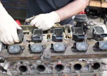 Teardown Reveals What 140K Miles Did to an Audi RS3 Engine