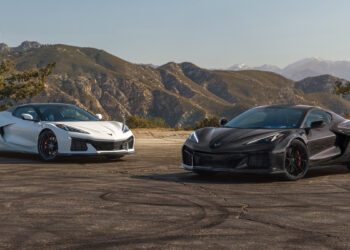 Chevy Is Putting the LS6 V8 Engine in the Base Corvette