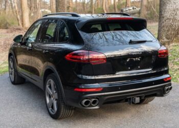 2016 Porsche Cayenne S at No Reserve