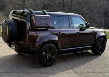 2025 Land Rover Defender 110 Sedona Edition