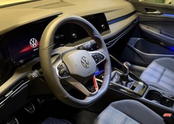 Volkswagen Blames Old CEO for Touchscreen Interior Mistake