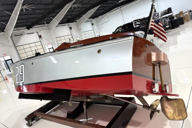 221 Flathead-Powered 1940 Boyce & Sons 16′ Hydroplane at No Reserve
