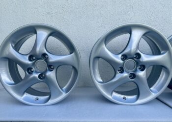 18×8″ and 18×11″ Porsche Technology Hollow-Spoke Wheels at No Reserve