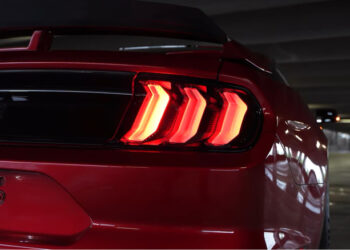 Why You Should Still Use Your Blinker Even In Dedicated Turn Lanes