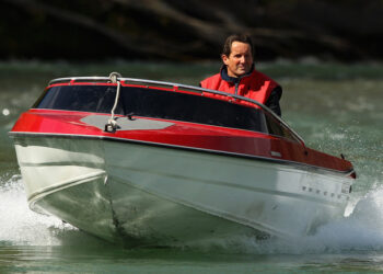 What Are The Biggest Differences Between Jet Drive And Sterndrive Boat Engines?