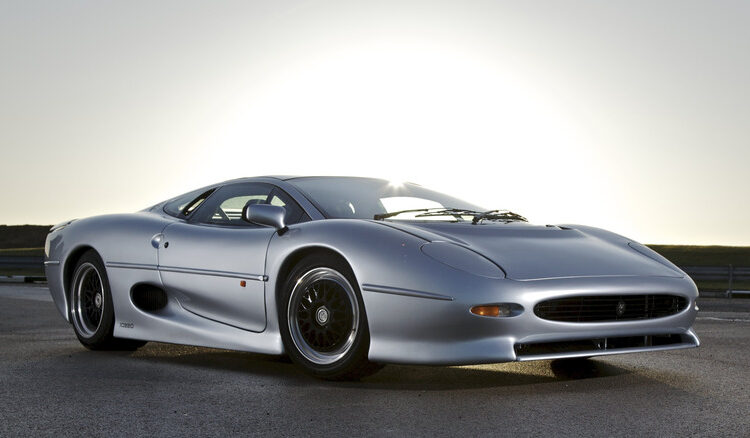 Why Did Jaguar Switch From A V12 To A Twin-Turbo V6 In The XJ220?