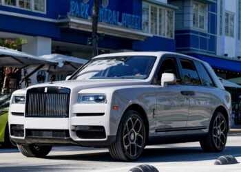 Rolls-Royce Says Cullinan Owners Can’t Use The Back Seats Because The Seat Belts Might Not Be Attached