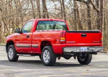 15k-Mile 2001 Chevrolet Silverado 1500 LS Z71 4×4