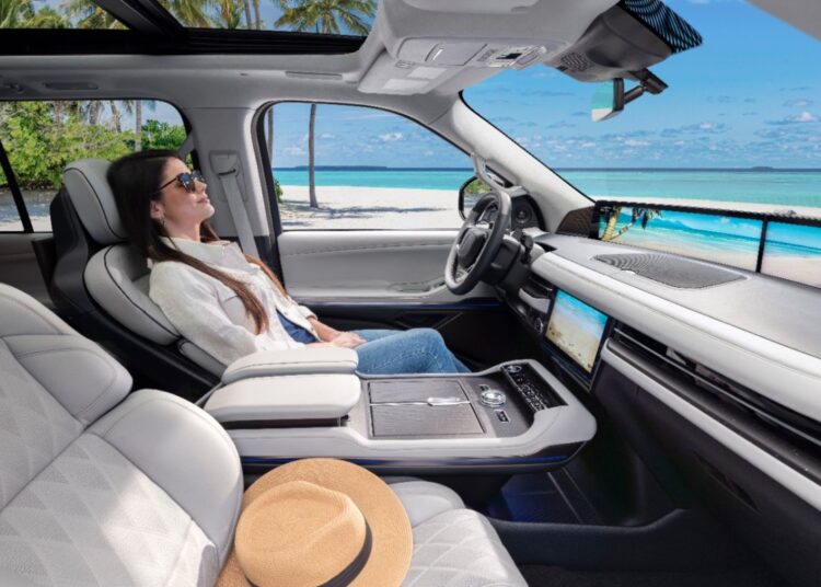 Lincoln’s New Tropical Theme Turns Your SUV Into a Spa