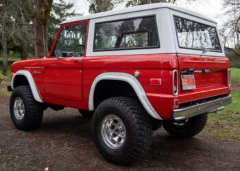 1975 Ford Bronco 302