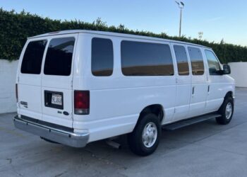 2,600-Mile 2013 Ford E-350 Super Duty XLT 5.4 12-Passenger Van