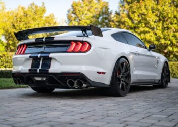 1,700-Mile 2021 Ford Mustang Shelby GT500 Carbon Fiber Track Pack