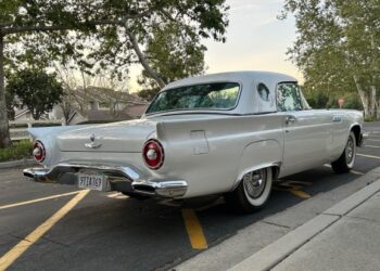 1957 Ford Thunderbird