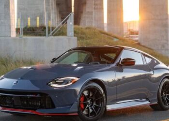 Nissan Bringing Updated Z Car with Nismo Manual to NY Auto Show