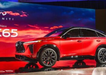 Infiniti Taps NFL Star Power to Reveal 2027 QX65 in New York