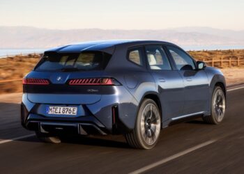 China Is Forcing BMW to Bring Back Normal Door Handles