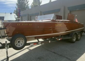 1990 Chris-Craft 24′ Triple-Cockpit Runabout Project