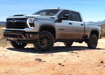 GM Recalls Chevy and GMC Trucks With Dual Fuel Tanks