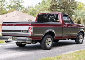 1993 Ford F-150 XLT at No Reserve