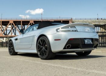 20k-Mile 2011 Aston Martin V8 Vantage S Roadster