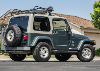 Original-Owner 2003 Jeep Wrangler Sahara 4.0 5-Speed at No Reserve