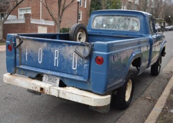 1962 Ford F-100 4×4 4-Speed at No Reserve