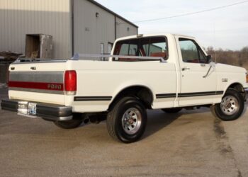 1990 Ford F-150 XLT Lariat at No Reserve