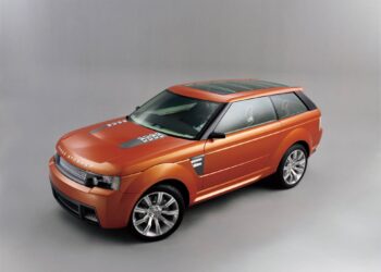 Range Rover Sport Brings Back Its Iconic Orange for a 20-Year Throwback