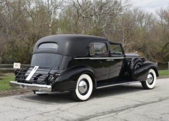 1937 Cadillac Series 85 V12 Town Car