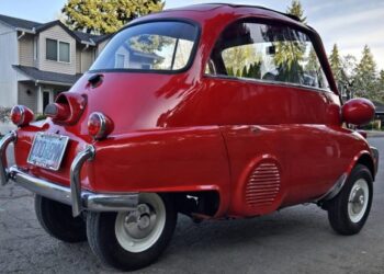 34-Years-Owned 1957 BMW Isetta 300 at No Reserve