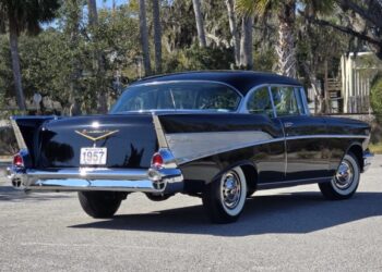 1957 Chevrolet Bel Air 2-Door Hardtop