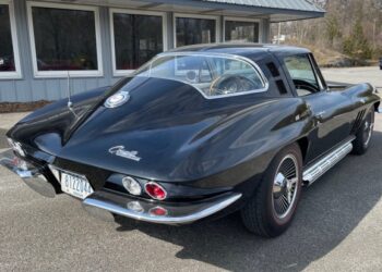 1965 Chevrolet Corvette Coupe L76 327/365 4-Speed