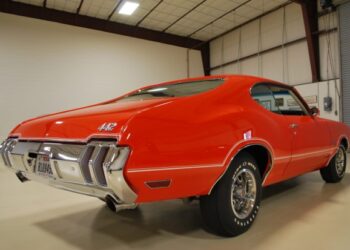 1970 Oldsmobile 442 Holiday Coupe