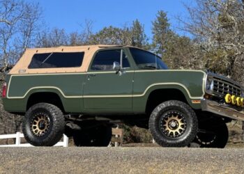 1974 Dodge Ramcharger 4×4 4-Speed