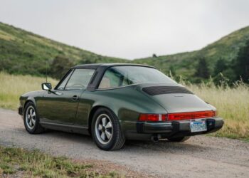 1977 Porsche 911S Targa 5-Speed