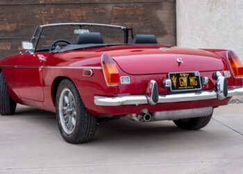V6-Powered 1979 MG MGB Roadster 5-Speed at No Reserve