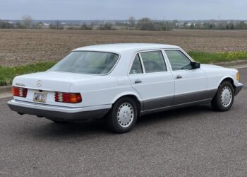 1987 Mercedes-Benz 560SEL at No Reserve