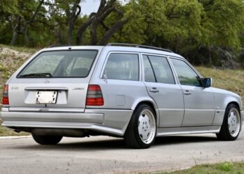 Japanese-Market 1991 Mercedes-Benz 300TE 3.4 AMG Wagon