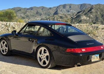 1996 Porsche 911 Carrera 4 Coupe 6-Speed at No Reserve