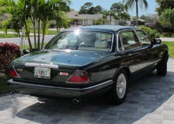 1997 Jaguar Vanden Plas at No Reserve