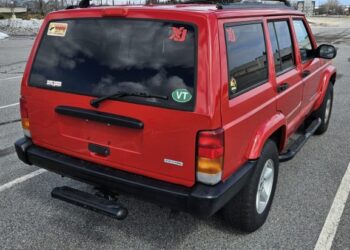 1998 Jeep Cherokee Sport at No Reserve