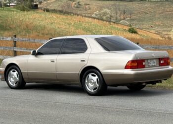1998 Lexus LS400 at No Reserve