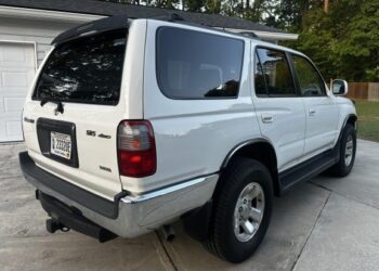 2000 Toyota 4Runner 4WD 5-Speed at No Reserve