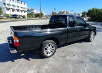 2003 Toyota Tacoma Xtracab 5-Speed at No Reserve