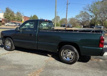2004 Chevrolet Silverado 1500 5-Speed at No Reserve
