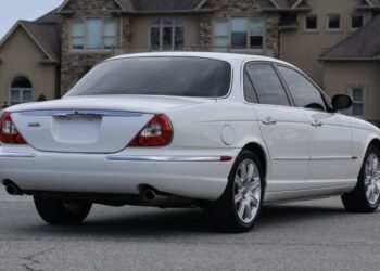 21k-Mile 2004 Jaguar Vanden Plas at No Reserve