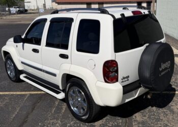 10k-Mile 2005 Jeep Liberty Limited 4×4 at No Reserve