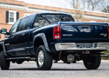 2006 Dodge Ram 2500 SLT Mega Cab 4×4 Cummins at No Reserve